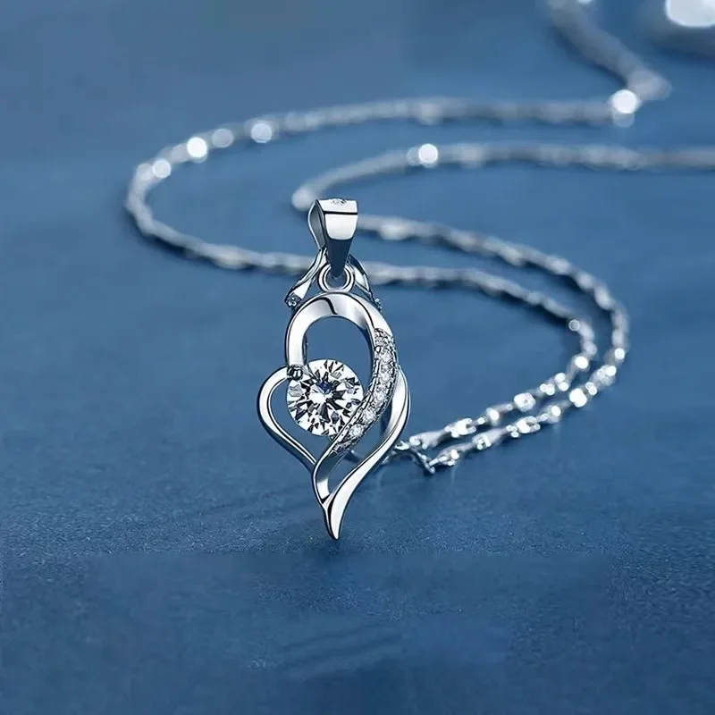 18K gold angel wings necklace PT950 women's moissanite love pendant jewelry couple
18K gold angel wings necklace PT950 women's moissanite love pendant jewelry couple