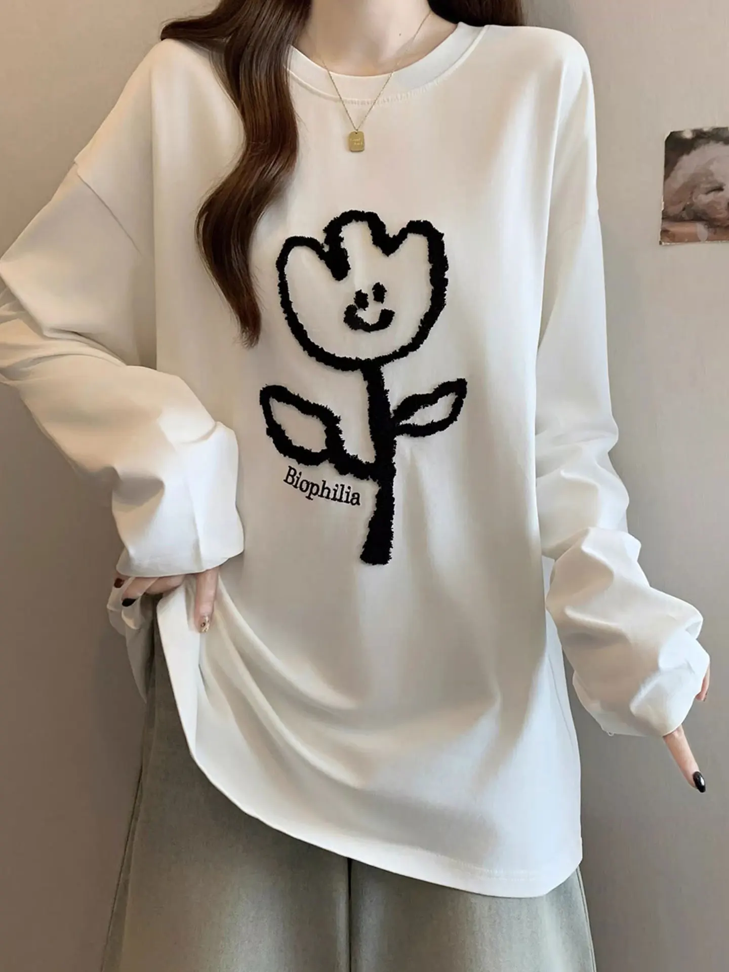 Белая женская футболка с длинным рукавом и цветочным принтом, свободного кроя, весна 2026, большие размеры, утягивающая, базовый слой, повседневная, с круглым вырезом
Белая женская футболка с длинным рукавом и цветочным принтом, свободного кроя, весна 2026, большие размеры, утягивающая, базовый слой, повседневная, с круглым вырезом
