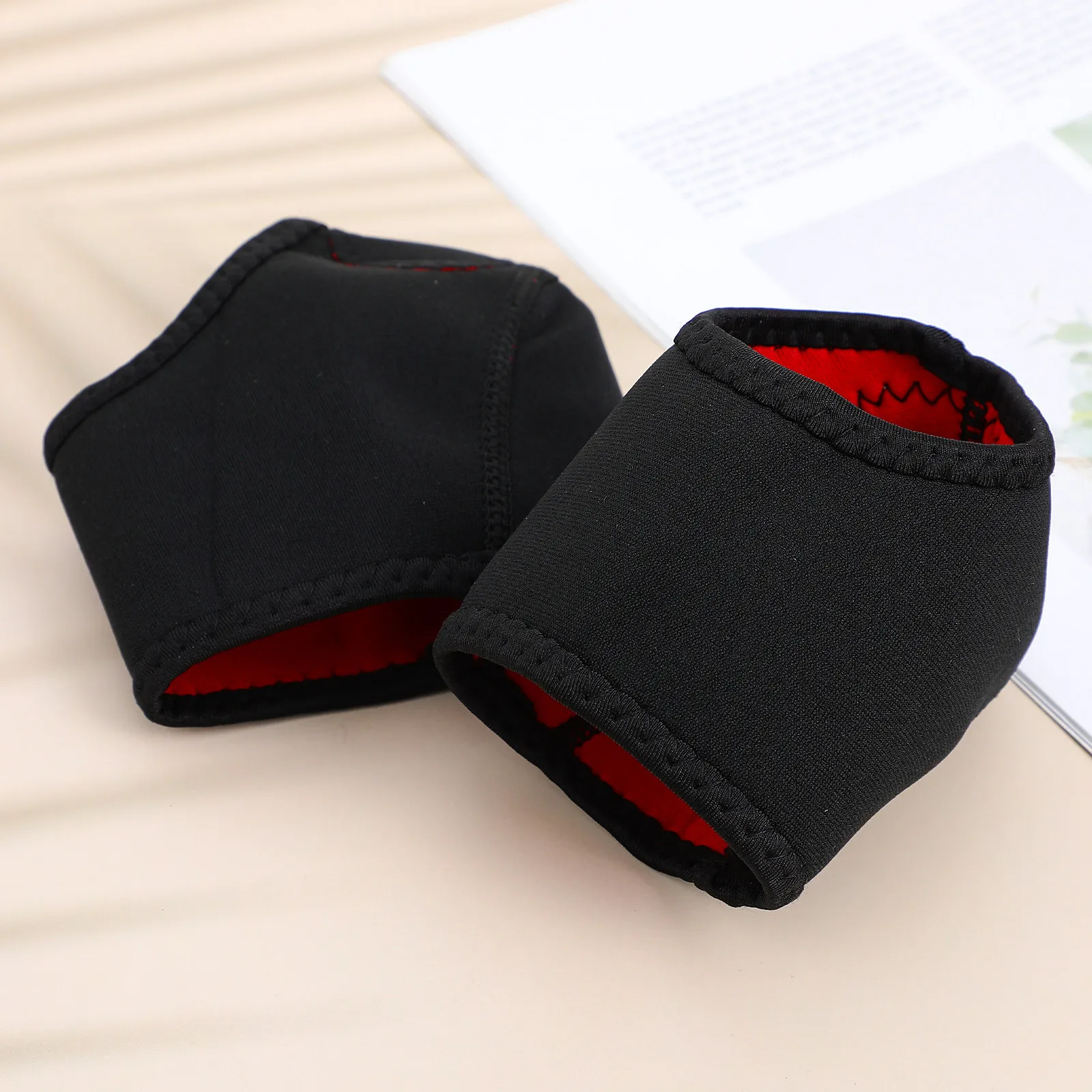 1Pair Neoprene Ankle Wraps Lightweight Breathable Foot Sleeve Heel Support Socks for Running Ball Games Outdoor Sports Pain
1Pair Neoprene Ankle Wraps Lightweight Breathable Foot Sleeve Heel Support Socks for Running Ball Games Outdoor Sports Pain