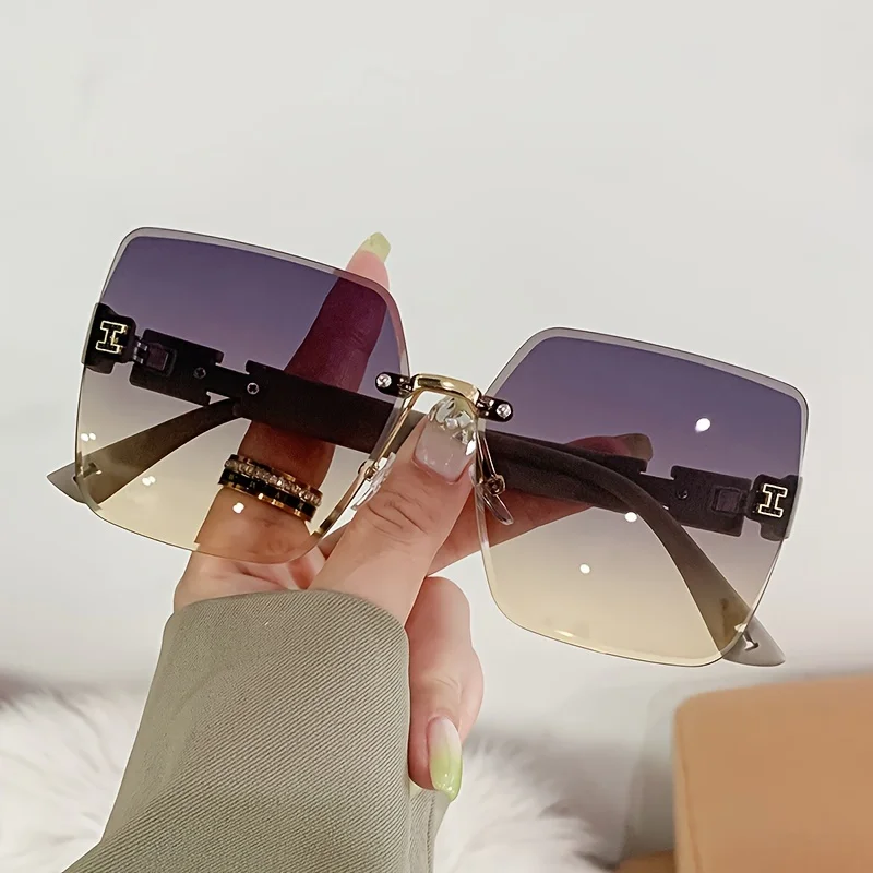 New frameless cut edge nude sunglasses with women's high-end feel, large frame fashionable sunshade and UV resistant sunglasses
New frameless cut edge nude sunglasses with women's high-end feel, large frame fashionable sunshade and UV resistant sunglasses