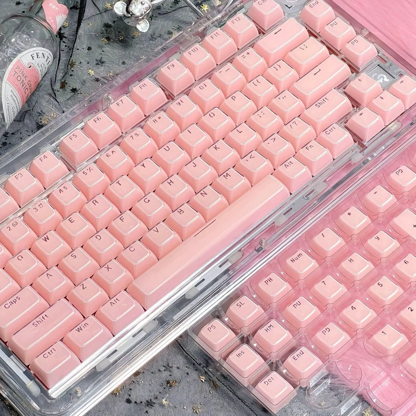 Комплект прозрачных двухцветных (розово-белых) кейкапов OEM из поликарбоната, 136 клавиш, подходит для персонализированных клавиатур 60/64/84/98/108
Комплект прозрачных двухцветных (розово-белых) кейкапов OEM из поликарбоната, 136 клавиш, подходит для персонализированных клавиатур 60/64/84/98/108