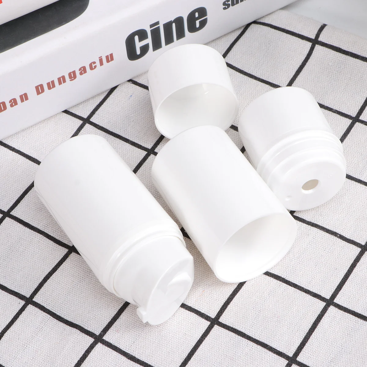 3 Pcs Press Bottle Plastic with Pump Porcelain White Empty Lotion Bottles Mini Foundation Travelling Dispenser
3 Pcs Press Bottle Plastic with Pump Porcelain White Empty Lotion Bottles Mini Foundation Travelling Dispenser