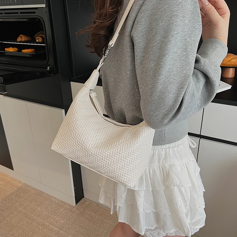 Дизайнерская сумка через плечо из натуральной кожи, женская, элегантная сумка через плечо, женская сумка-тоут, шикарная
Дизайнерская сумка через плечо из натуральной кожи, женская, элегантная сумка через плечо, женская сумка-тоут, шикарная