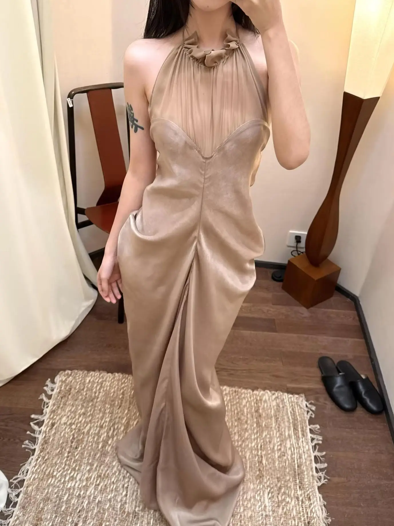2026 Women Mesh Stitching Slim Dresses Halter Neck Sleeveless Backless High Waist Fashion Ladies Maxi Dress
2026 Women Mesh Stitching Slim Dresses Halter Neck Sleeveless Backless High Waist Fashion Ladies Maxi Dress