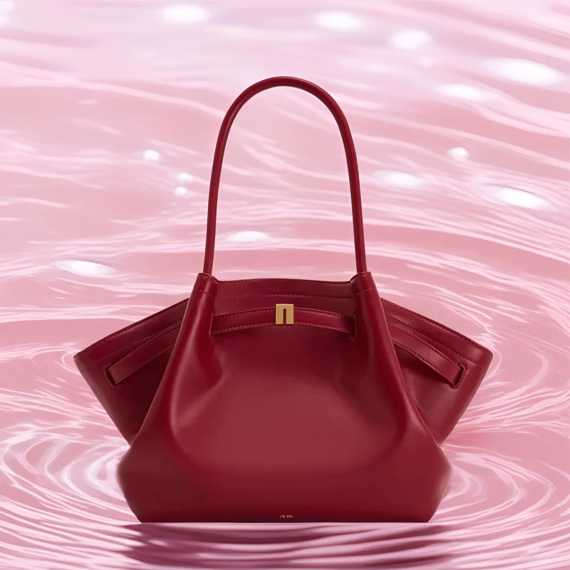 Женская сумка через плечо с клецками — замшевая сумка через плечо под мышками, нишевая дизайнерская сумка-тоут
Женская сумка через плечо с клецками — замшевая сумка через плечо под мышками, нишевая дизайнерская сумка-тоут