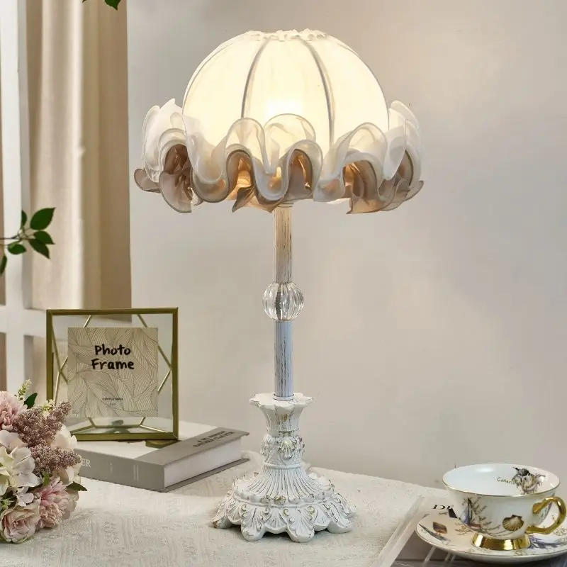 French European retro desk lamp romantic and warm bedroom bedside lamp ins style American household lamp
French European retro desk lamp romantic and warm bedroom bedside lamp ins style American household lamp