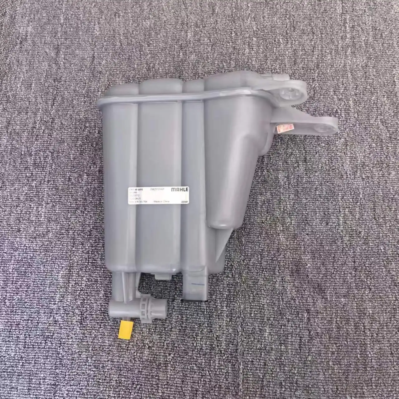 Expansion Water tank - Auxiliary Water tank for Car Radiator Coolant Reservoir for Macan Q5 9A712140300 8K0121403Q PAB121403
Expansion Water tank - Auxiliary Water tank for Car Radiator Coolant Reservoir for Macan Q5 9A712140300 8K0121403Q PAB121403