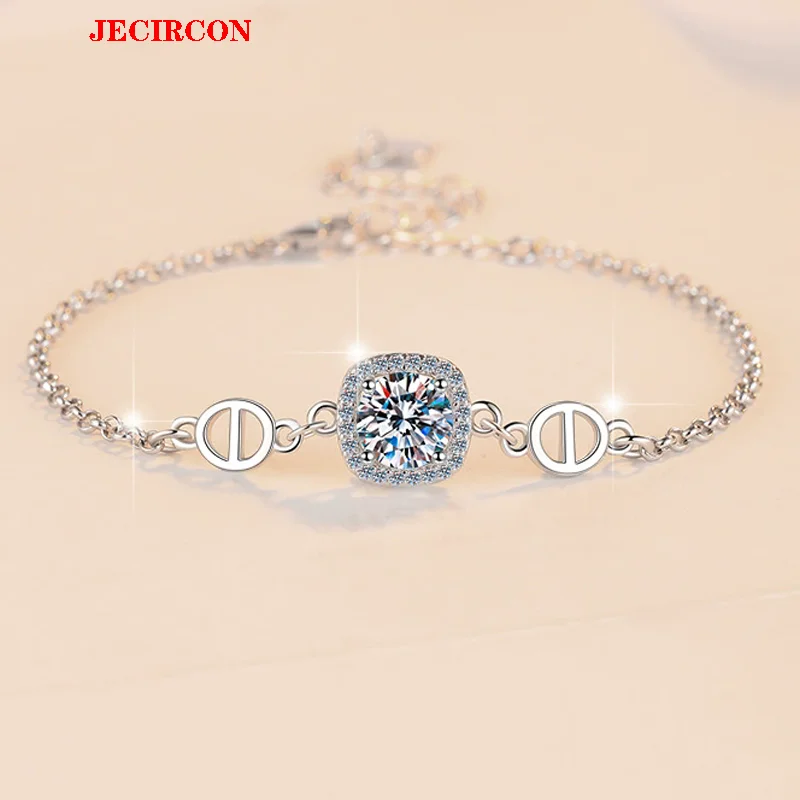 JECIRCON S925 Sterling Silver 1CT Moissanite Bracelet for Women Pig Nose Accessories Square Bag Hand Chain Light Luxury Jewelry
JECIRCON S925 Sterling Silver 1CT Moissanite Bracelet for Women Pig Nose Accessories Square Bag Hand Chain Light Luxury Jewelry