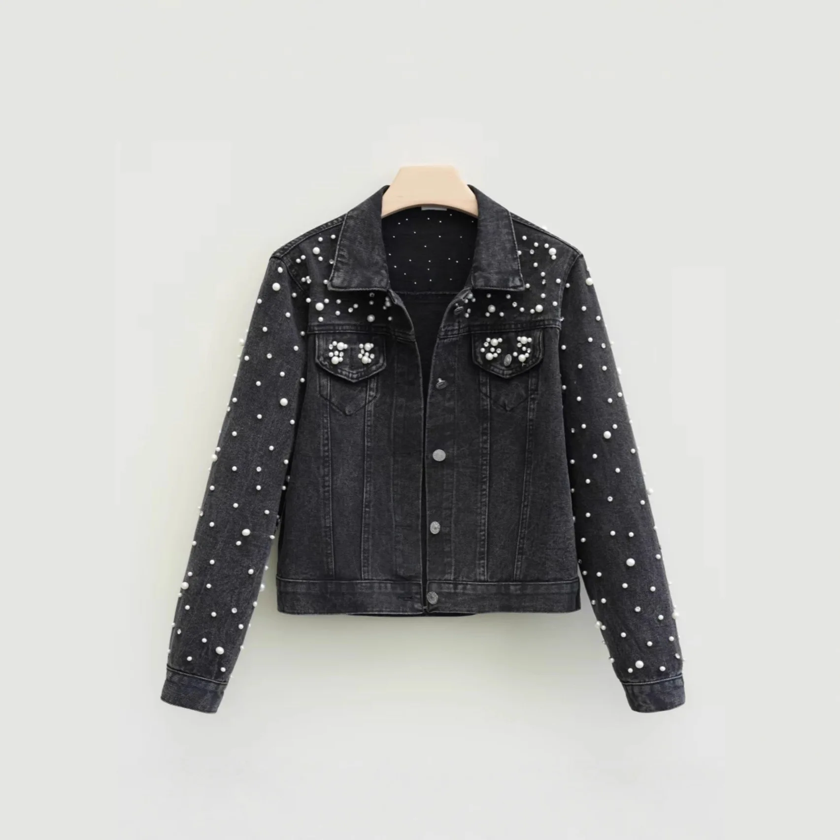 Denim Jackets Women Pearls Coat Vintage Distressed Single Breasted Turn Down Collar Spring 2026 Washed Outerwear Streetwear
Denim Jackets Women Pearls Coat Vintage Distressed Single Breasted Turn Down Collar Spring 2026 Washed Outerwear Streetwear