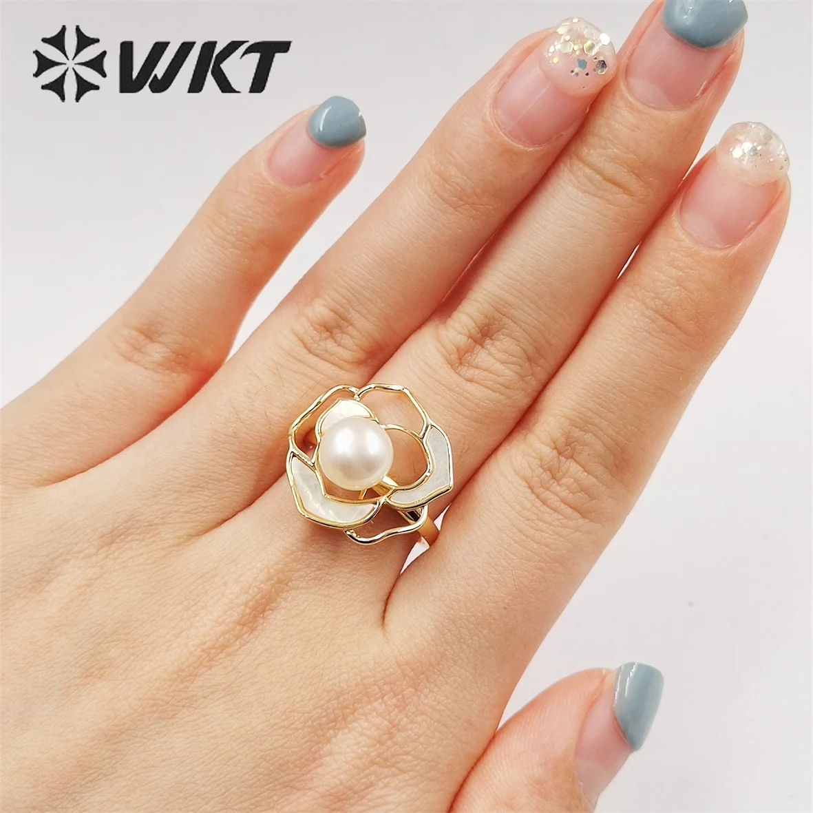 WT-MPR041 Gorgeous Fashion Mother Of Pearl Shell Rose Flower Wedding Engagement Ring Elegant Accessories
WT-MPR041 Gorgeous Fashion Mother Of Pearl Shell Rose Flower Wedding Engagement Ring Elegant Accessories
