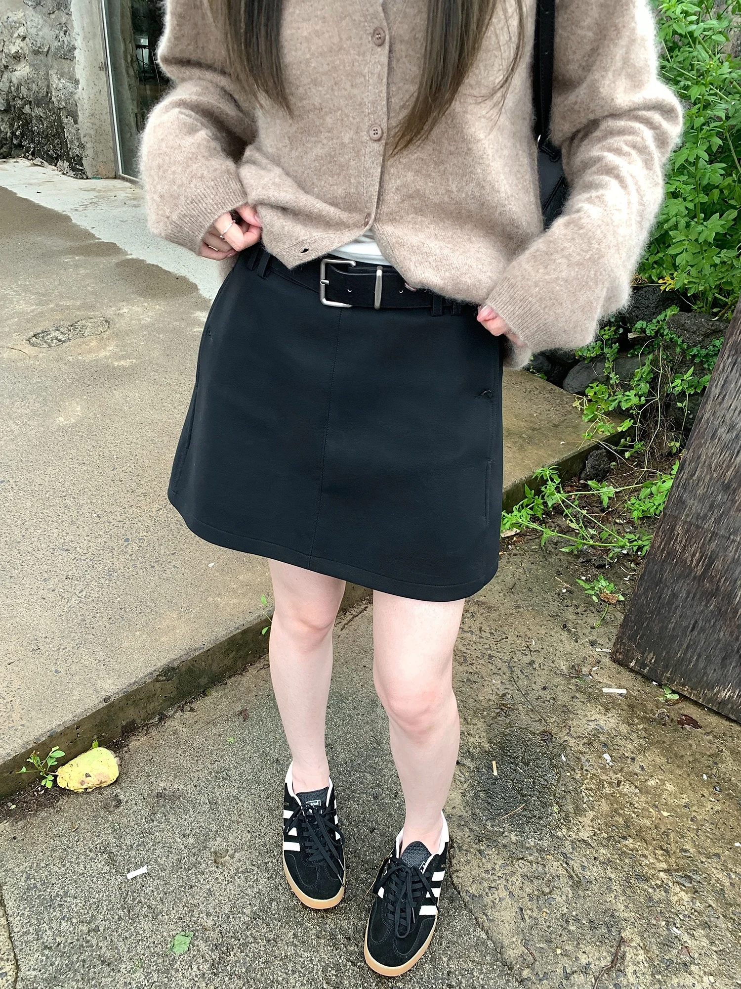 Матовая короткая юбка А-силуэта, облегающая, антистатическая, осенне-зимняя, повседневная, с защитой от просвечивания, с запахом, для осени и зимы
Матовая короткая юбка А-силуэта, облегающая, антистатическая, осенне-зимняя, повседневная, с защитой от просвечивания, с запахом, для осени и зимы