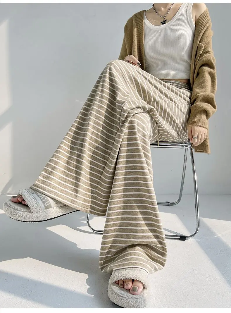 Брюки женские с цепочками, осенние бархатные панели, блестящая готическая уличная одежда, разноцветная дышащая рождественская одежда для поездок на работу
Брюки женские с цепочками, осенние бархатные панели, блестящая готическая уличная одежда, разноцветная дышащая рождественская одежда для поездок на работу