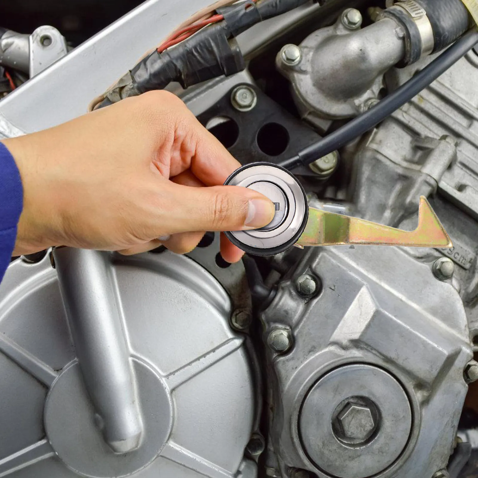 Прочный электрический замок для скутера, металлическая защелка для заднего кофра мотоцикла, защита от кражи, надежное закрытие, усиленная конструкция, простое использование
Прочный электрический замок для скутера, металлическая защелка для заднего кофра мотоцикла, защита от кражи, надежное закрытие, усиленная конструкция, простое использование