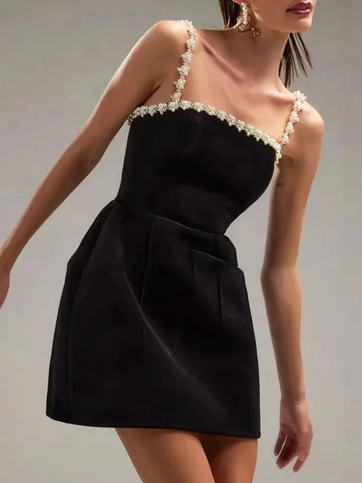 Summer Fashion High Waist A-line Dress French Style Sleeveless Hollow Out Dress Temperament Beading Decoration Halter Mini Dress
Summer Fashion High Waist A-line Dress French Style Sleeveless Hollow Out Dress Temperament Beading Decoration Halter Mini Dress