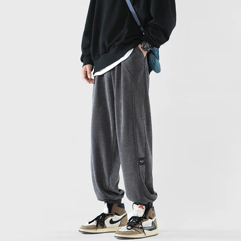 Мужские весенне-осенние хлопковые повседневные брюки свободного кроя, уличные спортивные брюки, молодежные модные брюки с эластичной резинкой на талии
Мужские весенне-осенние хлопковые повседневные брюки свободного кроя, уличные спортивные брюки, молодежные модные брюки с эластичной резинкой на талии