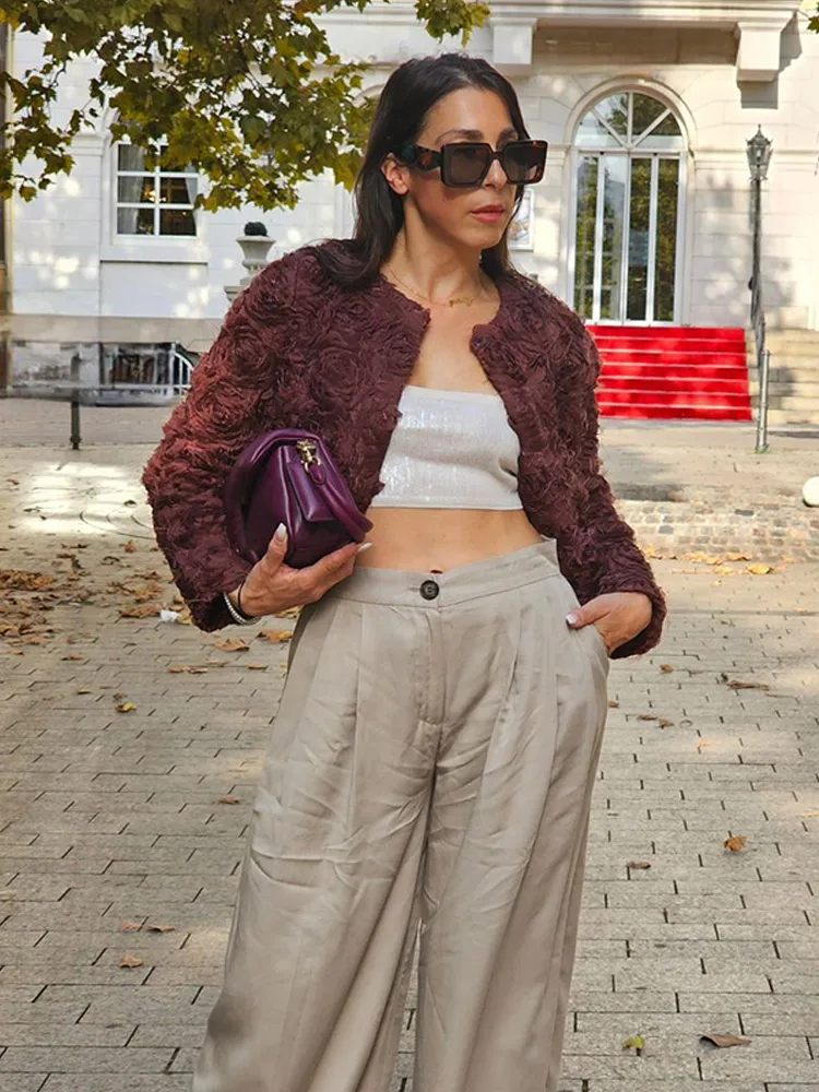 Women's Round Neck Floral Textured Long Sleeved Short Jacket Elegant Solid Color Single Breasted Coat Commute High Streetwear
Women's Round Neck Floral Textured Long Sleeved Short Jacket Elegant Solid Color Single Breasted Coat Commute High Streetwear