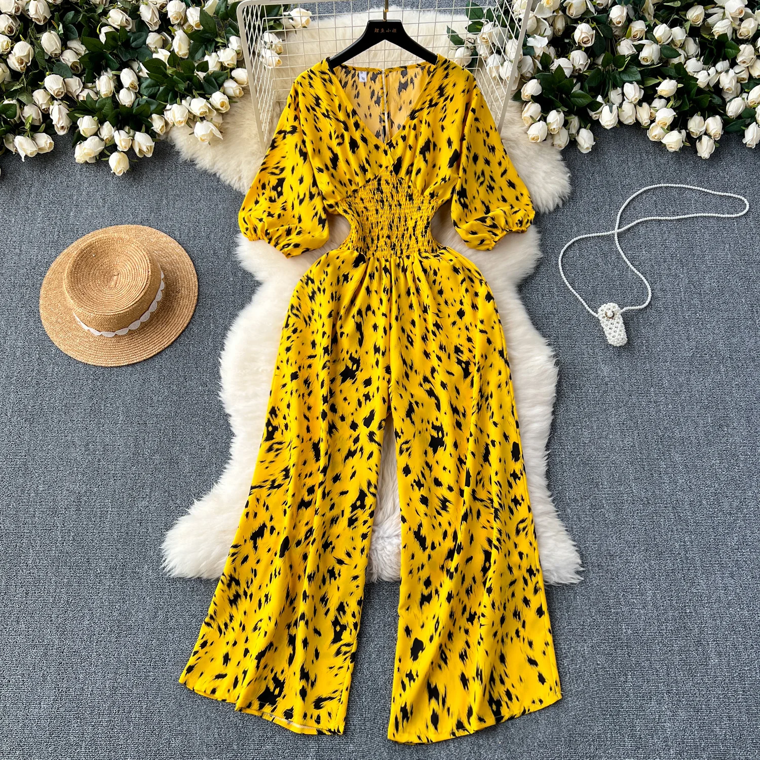 Chic elegant V Neck puff Sleeve Top Jumpsuit Vintage High Waist Casual Beach Wide Leg Pants Summer Women Playsuit
Chic elegant V Neck puff Sleeve Top Jumpsuit Vintage High Waist Casual Beach Wide Leg Pants Summer Women Playsuit