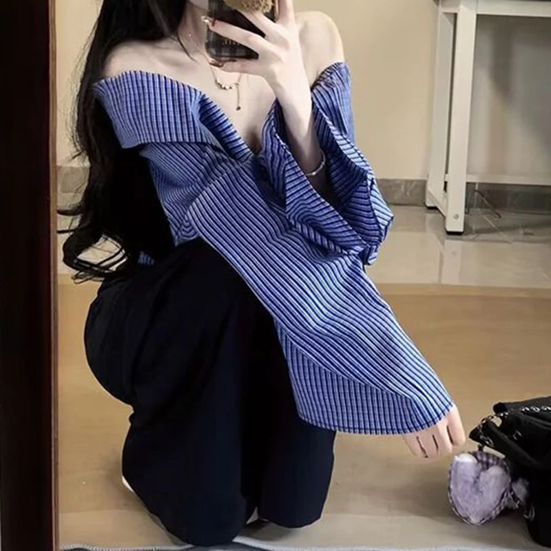 Korean retro contrast one-shoulder stripe stitching long-sleeved shirt women's spring college style casual temperament waist top
Korean retro contrast one-shoulder stripe stitching long-sleeved shirt women's spring college style casual temperament waist top