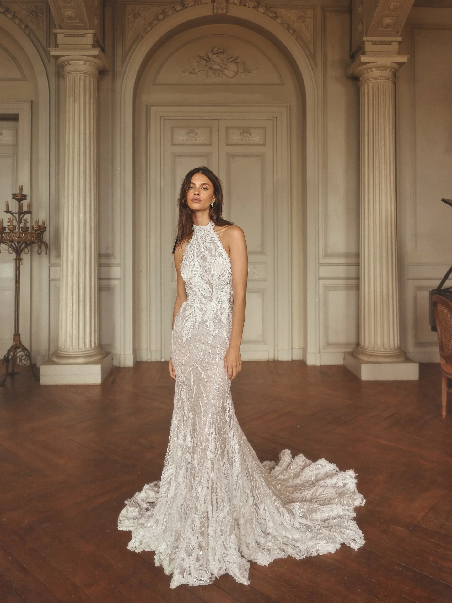 Customized Romantic Luxury Sparkly Halter Open Back Leaf Lace Mermaid Wedding Dress Chapel Train Bridal Gown Vestidos De Novia
Customized Romantic Luxury Sparkly Halter Open Back Leaf Lace Mermaid Wedding Dress Chapel Train Bridal Gown Vestidos De Novia
