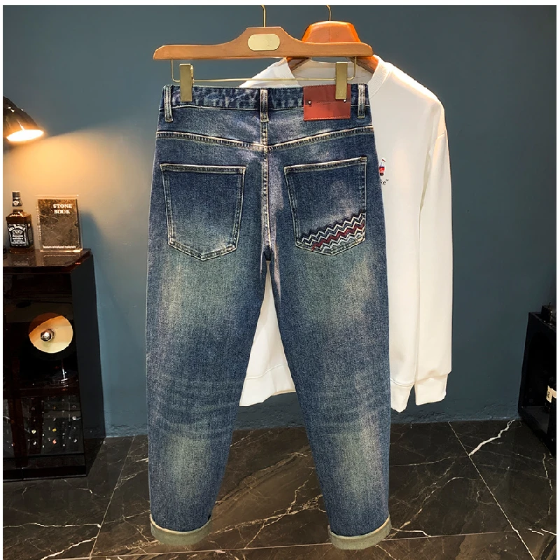 Легкие роскошные мужские джинсы с вышитым принтом, трендовые универсальные ретро потрепанные осенние 202, элитные маленькие прямые l красивые
Легкие роскошные мужские джинсы с вышитым принтом, трендовые универсальные ретро потрепанные осенние 202, элитные маленькие прямые l красивые