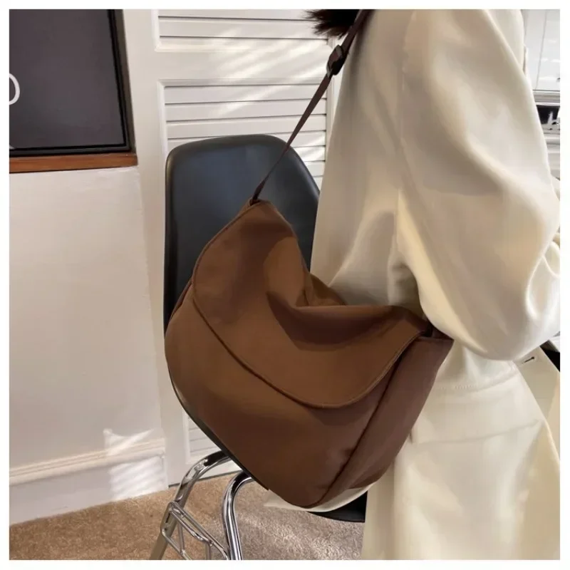 Canvas Shoulder Flap Bag Women's Fashion Casual Tote Bag Large Capacity Crossbody Tote Bags For Women
Canvas Shoulder Flap Bag Women's Fashion Casual Tote Bag Large Capacity Crossbody Tote Bags For Women