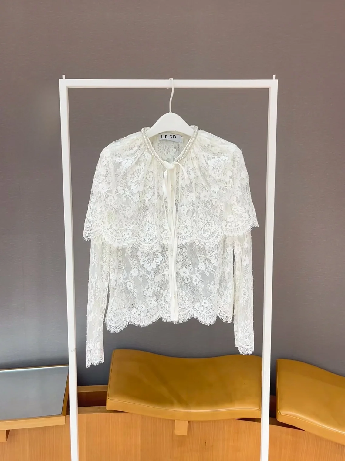 Early Autumn New Style SP2025 Lace Patchwork Pearl Collar Long Sleeve Shirt Elegant Loose Fit Breathable Nylon Female Shirt
Early Autumn New Style SP2025 Lace Patchwork Pearl Collar Long Sleeve Shirt Elegant Loose Fit Breathable Nylon Female Shirt