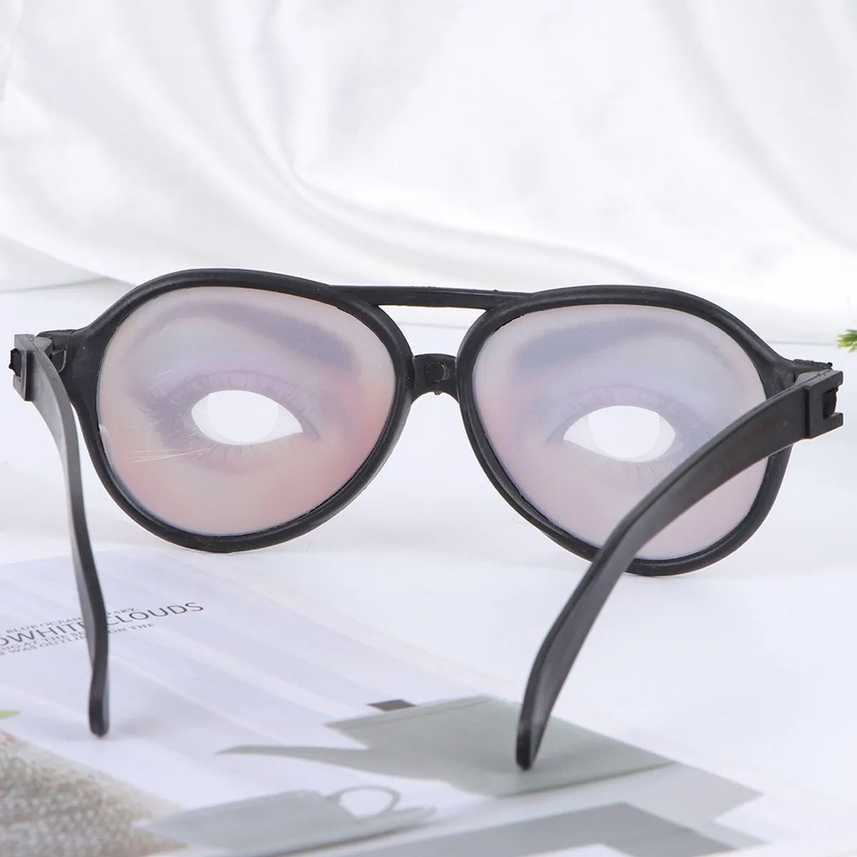 12Pcs Halloween Party Glasses Plastic Funny Eyeglass Big Frame Lightweight Colorful Prank Glasses Festival Props
12Pcs Halloween Party Glasses Plastic Funny Eyeglass Big Frame Lightweight Colorful Prank Glasses Festival Props