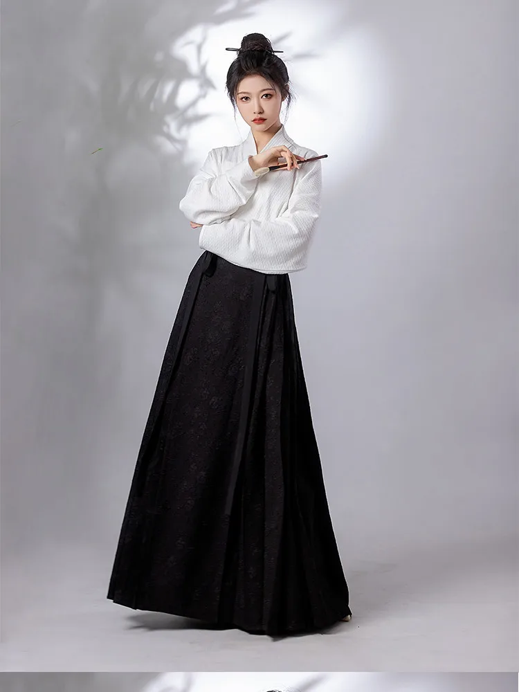 2026 Spring and Autumn Women's Hanfu Ming Style Black Horse Face Skirt Daily Style Airplane Sleeve Shirt Set
2026 Spring and Autumn Women's Hanfu Ming Style Black Horse Face Skirt Daily Style Airplane Sleeve Shirt Set