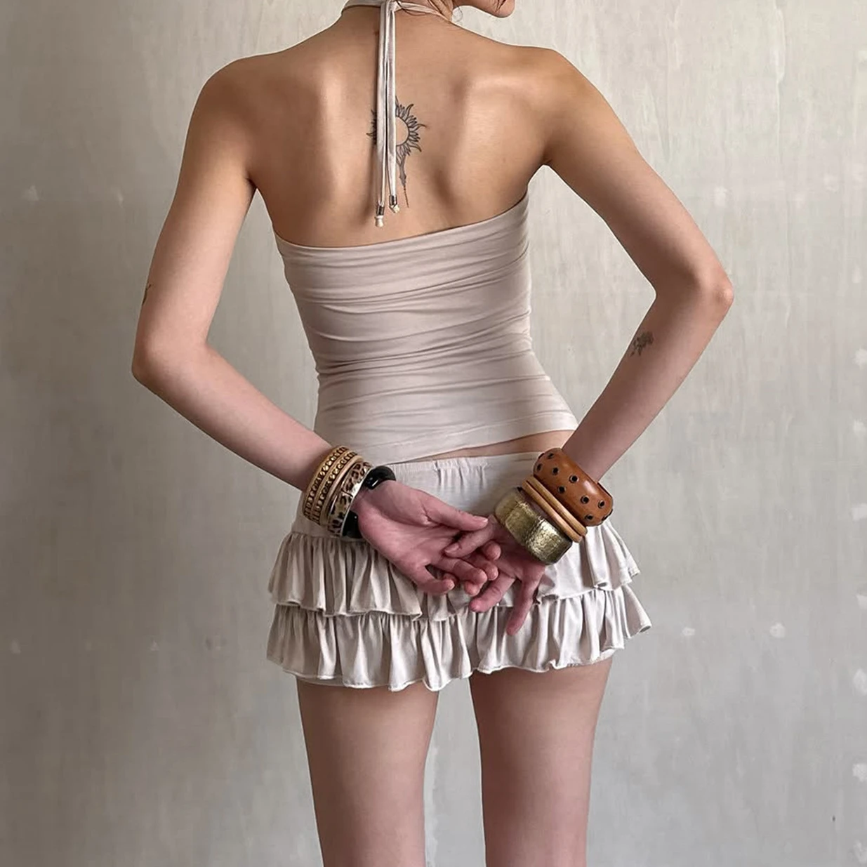 2026 Y2K Halter Neck Bustier and Low Waist Ruffled Tiered Mini Skirt Set Women Two Piece Outfits Summer Crop Tops with Skirt
2026 Y2K Halter Neck Bustier and Low Waist Ruffled Tiered Mini Skirt Set Women Two Piece Outfits Summer Crop Tops with Skirt