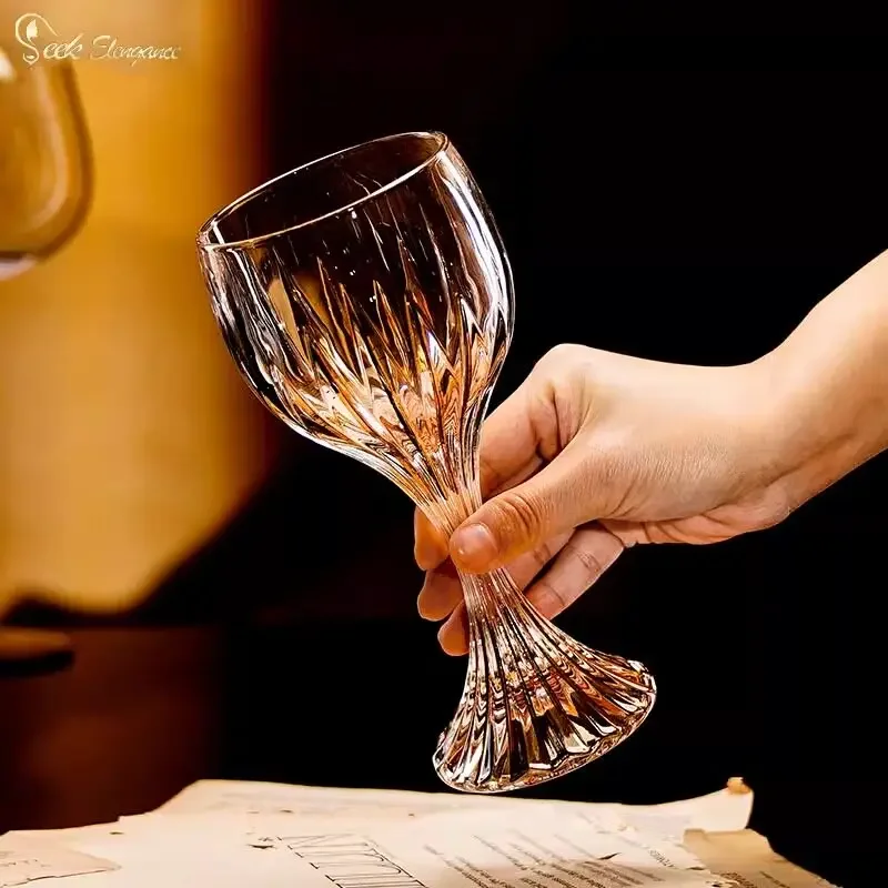 CL modern light luxury high-end glass light luxury red wine glass gold-painted Baijiu cup high-end cup
CL modern light luxury high-end glass light luxury red wine glass gold-painted Baijiu cup high-end cup