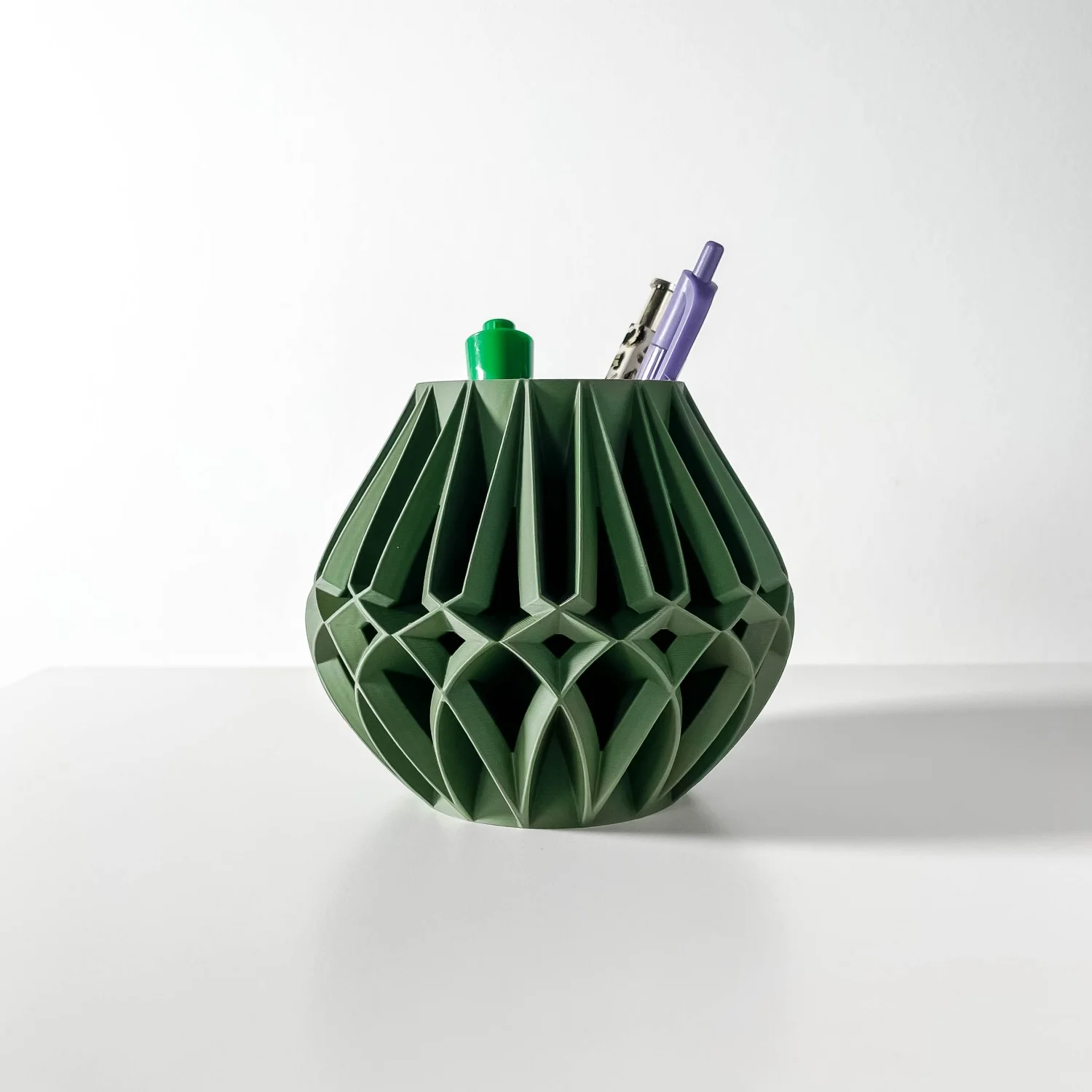 3D Printed Desktop Organiser Hollow Artwork Pen Holder Clutter Organiser Desktop Decorations Home Accessories Home Decoration
3D Printed Desktop Organiser Hollow Artwork Pen Holder Clutter Organiser Desktop Decorations Home Accessories Home Decoration