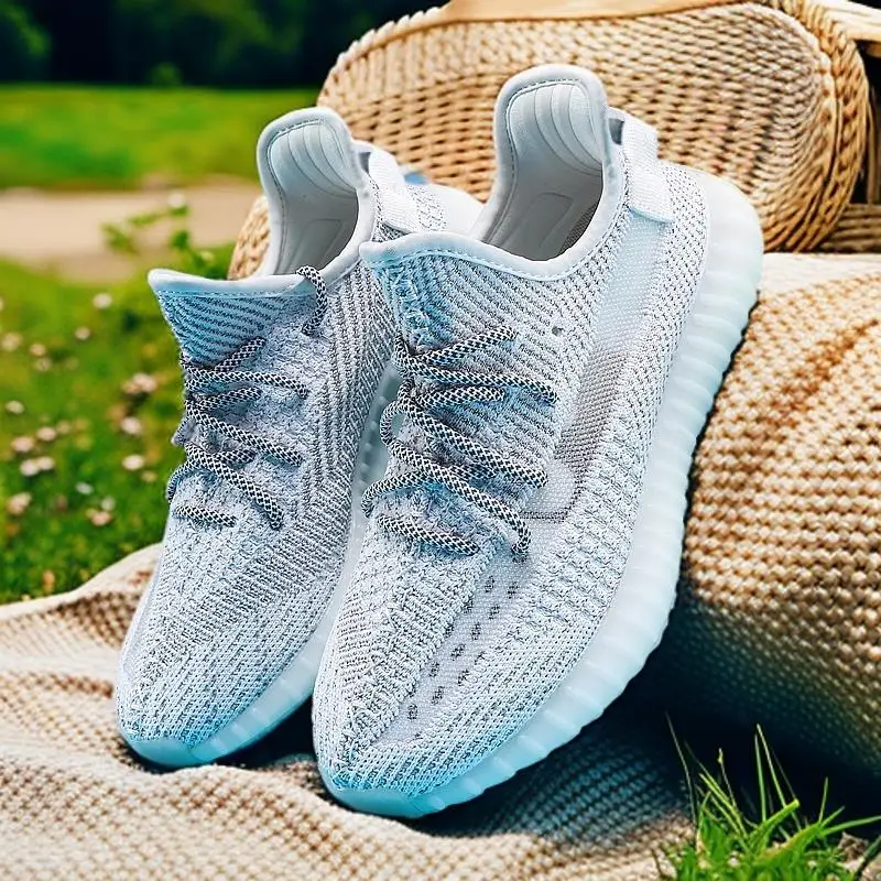 The new N/B-574 trendy sports shoes with personalized splicing have attracted a lot of attention when displayed on the street
The new N/B-574 trendy sports shoes with personalized splicing have attracted a lot of attention when displayed on the street
