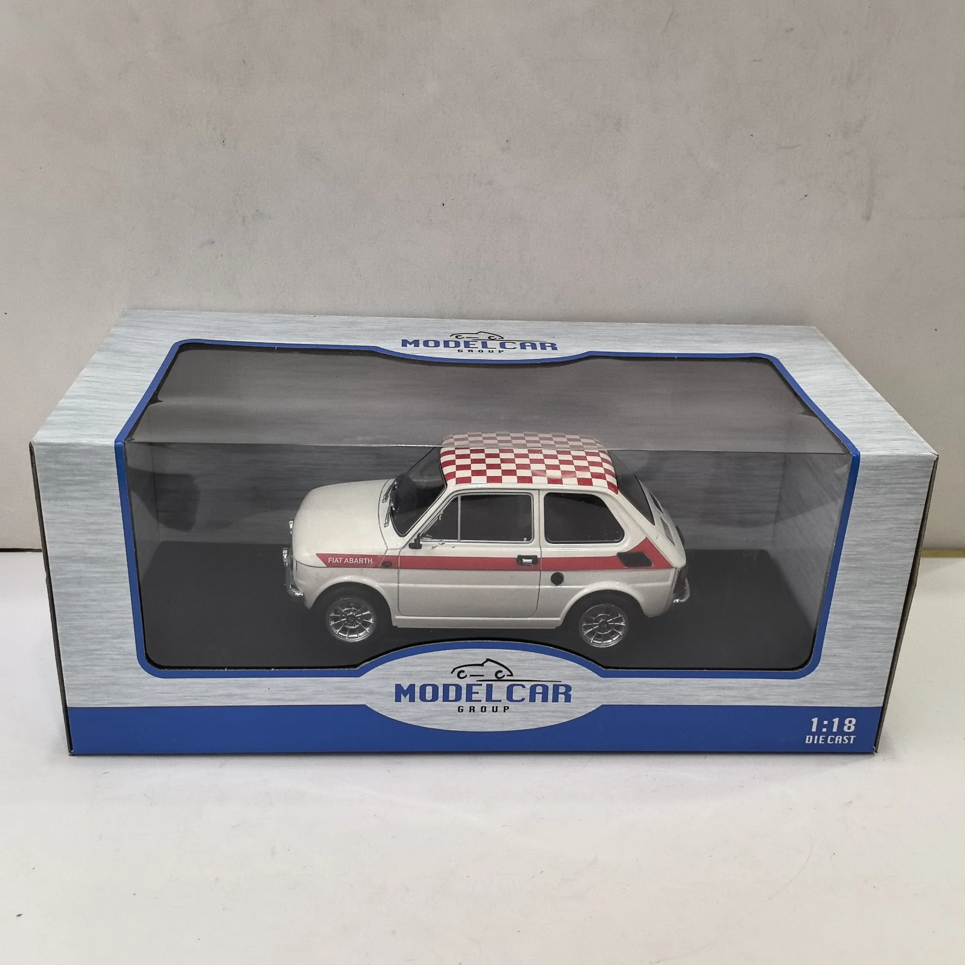 Diecast MCG 1/18 Scale FIAT 126 Fiat E2 Alloy Car Model
Diecast MCG 1/18 Scale FIAT 126 Fiat E2 Alloy Car Model
