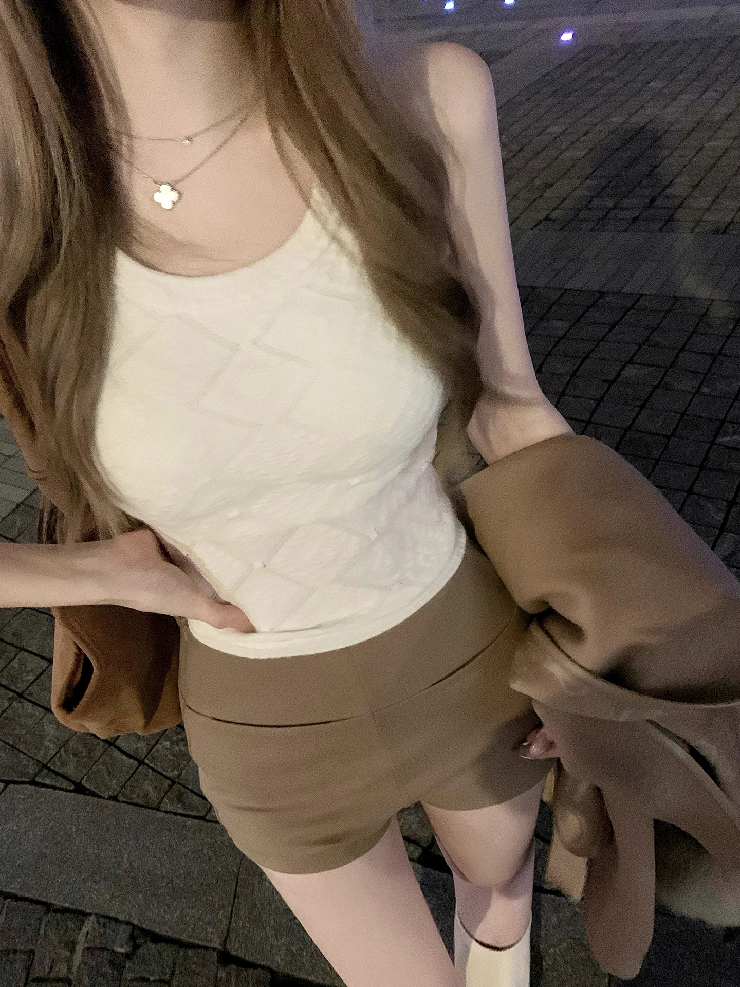 Женский жилет Slim Fit с вырезами на плечах и ромбовидным узором, со встроенными чашечками, осенняя новинка, повседневная верхняя одежда
Женский жилет Slim Fit с вырезами на плечах и ромбовидным узором, со встроенными чашечками, осенняя новинка, повседневная верхняя одежда