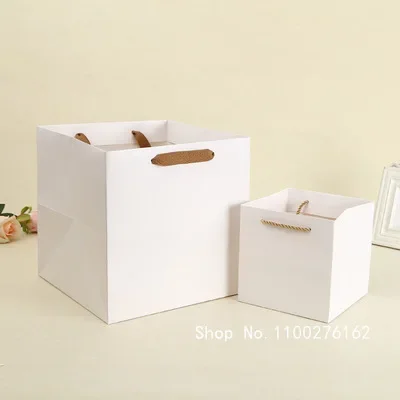 New Creative Gift Boxes Big Size Paper Cases for Containing Sugars Favors Event Party Supplies Gift Bags with String Decor
New Creative Gift Boxes Big Size Paper Cases for Containing Sugars Favors Event Party Supplies Gift Bags with String Decor