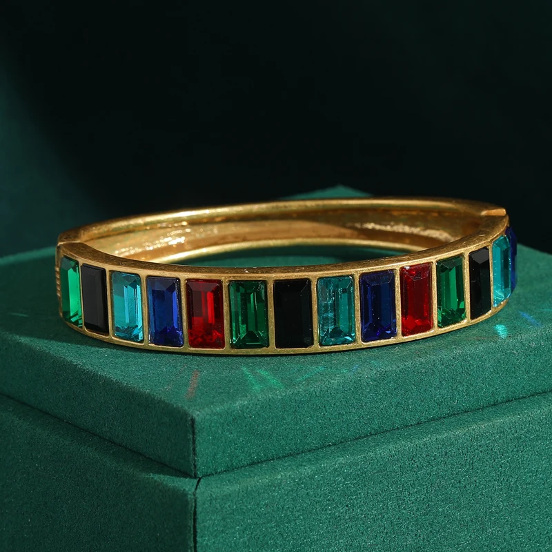 Vintage Colorful Crystal Bangle Bracelets For Women Square Green Blue Antique Gold Color Accessories Luxury Designers Jewelry
Vintage Colorful Crystal Bangle Bracelets For Women Square Green Blue Antique Gold Color Accessories Luxury Designers Jewelry