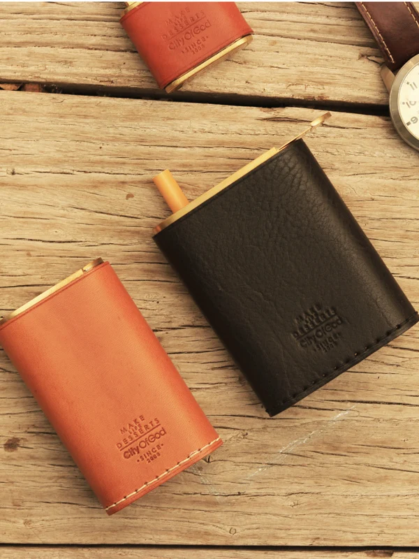 Handcrafted Pure Copper Inner Lined Top Layer Cowhide Leather Cigarette Box for 1220 Sticks of Thick Cigarettes Pressure Resi...
Handcrafted Pure Copper Inner Lined Top Layer Cowhide Leather Cigarette Box for 1220 Sticks of Thick Cigarettes Pressure Resi...
