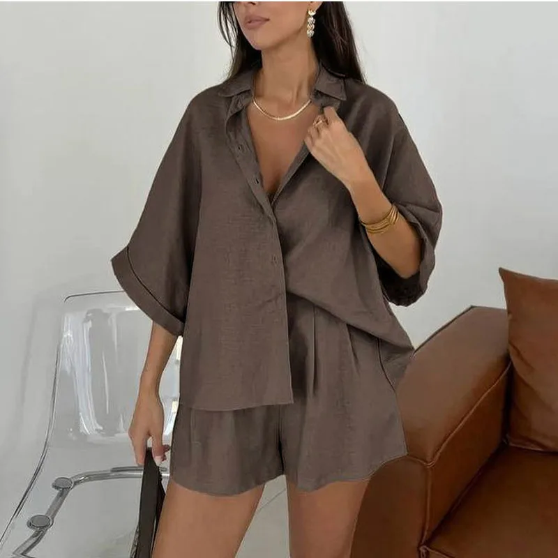 Fashion casual shirt suit for women new lapel short-sleeved cardigan top three-quarter pants two-piece club clothing Vestidos
Fashion casual shirt suit for women new lapel short-sleeved cardigan top three-quarter pants two-piece club clothing Vestidos