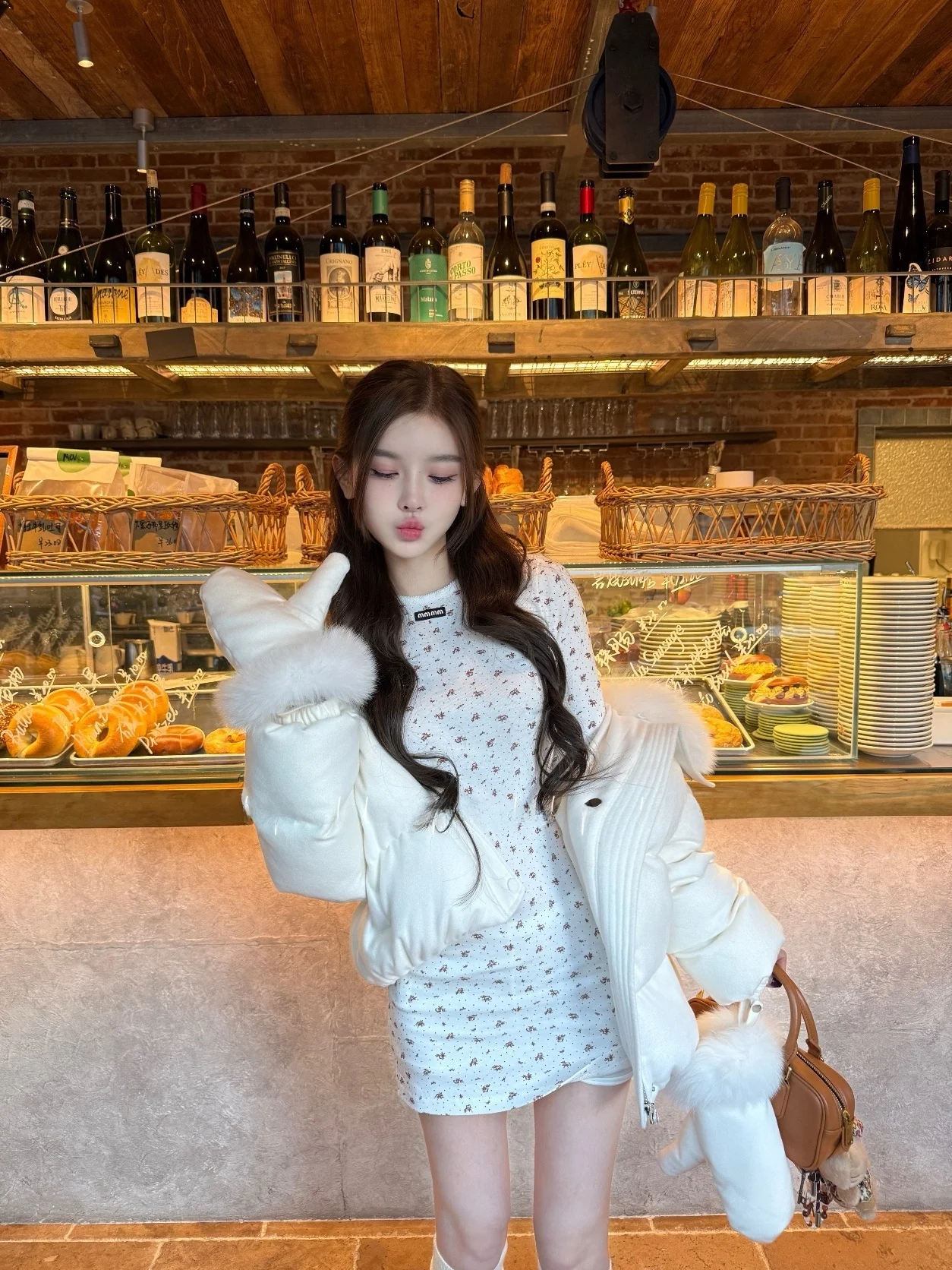 Женское платье Seoul Limited Miu Pure Desire с мелким цветочным принтом, приталенное, с длинными рукавами, базовый слой, топ с эффектом атмосферности
Женское платье Seoul Limited Miu Pure Desire с мелким цветочным принтом, приталенное, с длинными рукавами, базовый слой, топ с эффектом атмосферности