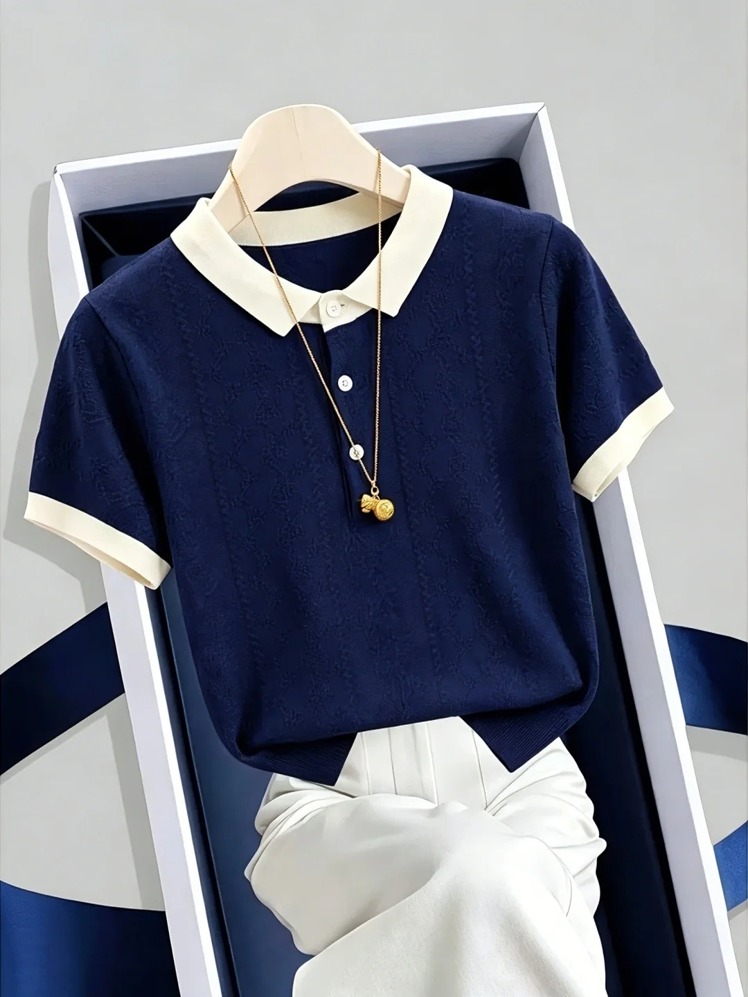 Summer Ice Silk Knitted Top Women's Soft Skin-friendly Lazy Style Short Sleeve Fashionable Color Block Design Korean Version
Summer Ice Silk Knitted Top Women's Soft Skin-friendly Lazy Style Short Sleeve Fashionable Color Block Design Korean Version