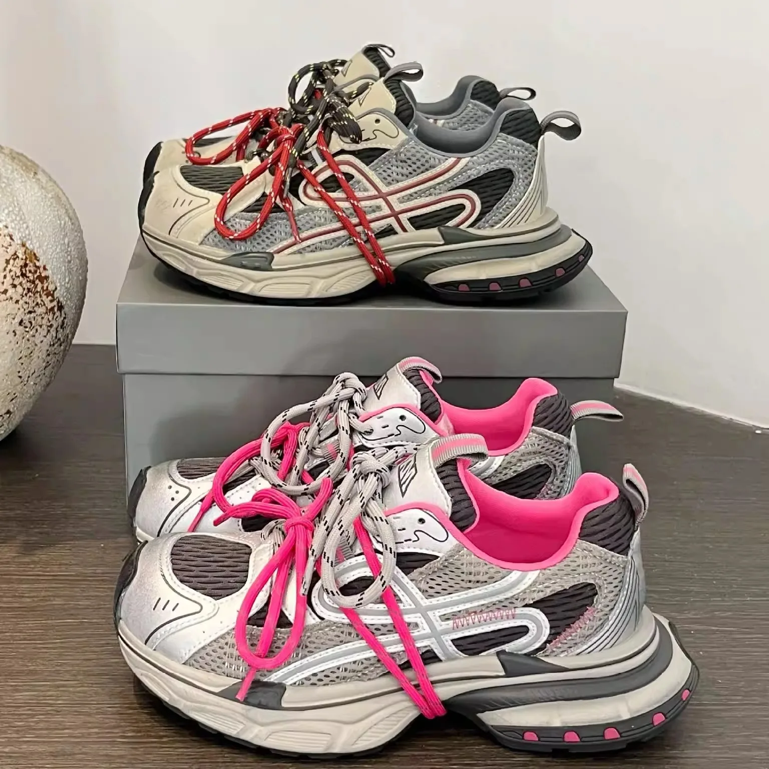 Women's Retro Leather Sport Shoes Thick Bottom Breathable Cross Lacing Outdoor Casual Shoes Comfortable All Season Footwear
Women's Retro Leather Sport Shoes Thick Bottom Breathable Cross Lacing Outdoor Casual Shoes Comfortable All Season Footwear