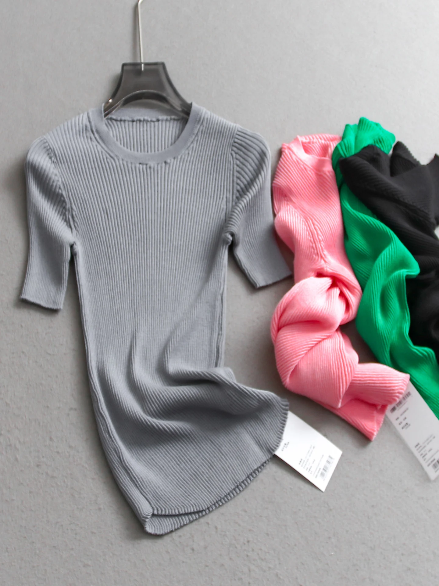 Slim Fit round Neck Short Sleeve Knitwear Pure Color Elastic V-Neck Commute Style Women's Summer New Arrival Knitted Shirt
Slim Fit round Neck Short Sleeve Knitwear Pure Color Elastic V-Neck Commute Style Women's Summer New Arrival Knitted Shirt