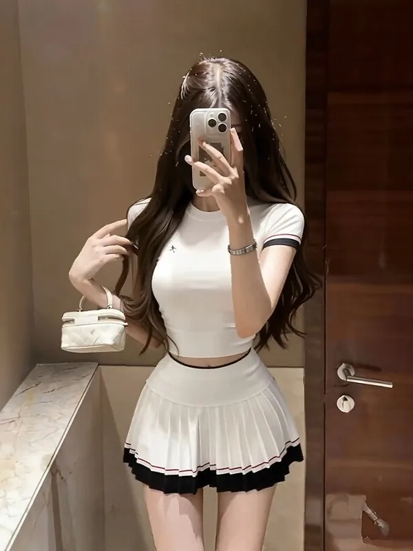 Korean Style White Slim Fit Knitted Short Sleeve T-Shirt Skirt Set Women's Summer New Sportswear Casual Breathable High Waist
Korean Style White Slim Fit Knitted Short Sleeve T-Shirt Skirt Set Women's Summer New Sportswear Casual Breathable High Waist