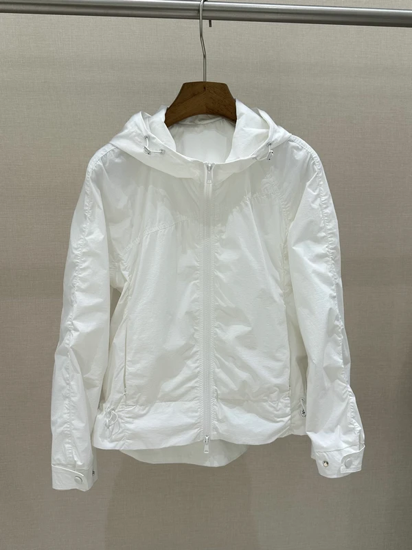High-End Sensation Women's Sporty White Hooded Sun Protection Outerwear Casual Straight Cut Spring Summer Fashion Design
High-End Sensation Women's Sporty White Hooded Sun Protection Outerwear Casual Straight Cut Spring Summer Fashion Design