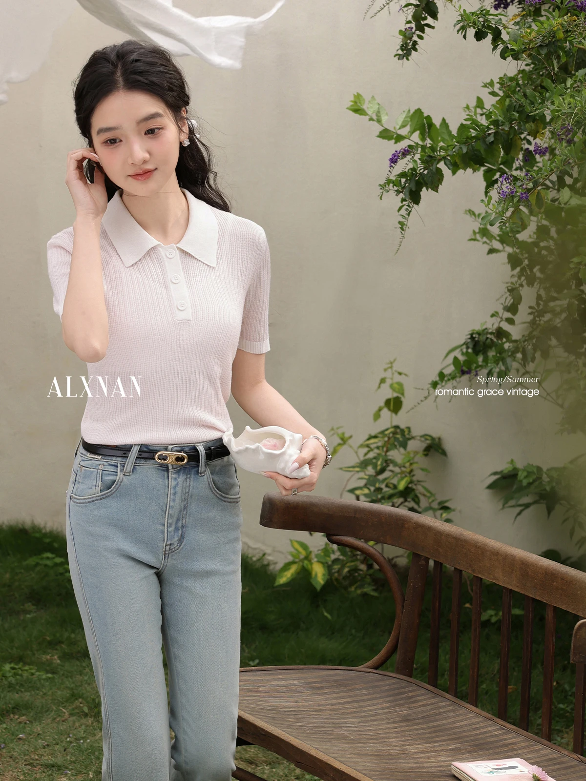 ALXNAN T-shirt for Women 2025 Summer Light Pink Polo Collar Knit T-shirt Elegant Casual Slim Fit Short Sleeve Top Ladies L55012
ALXNAN T-shirt for Women 2025 Summer Light Pink Polo Collar Knit T-shirt Elegant Casual Slim Fit Short Sleeve Top Ladies L55012