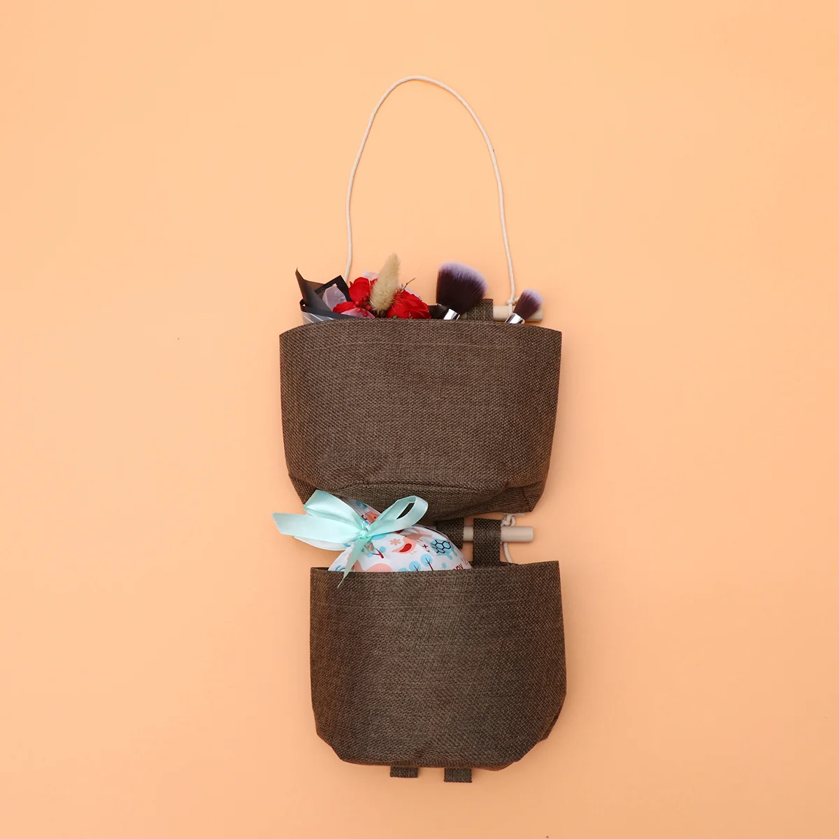 1Set Wall Storage Bag Hanging Basket Decorative Rope Wooden Stick Modern Simple Design Organize Pantry Kitchen Supplies Holder
1Set Wall Storage Bag Hanging Basket Decorative Rope Wooden Stick Modern Simple Design Organize Pantry Kitchen Supplies Holder