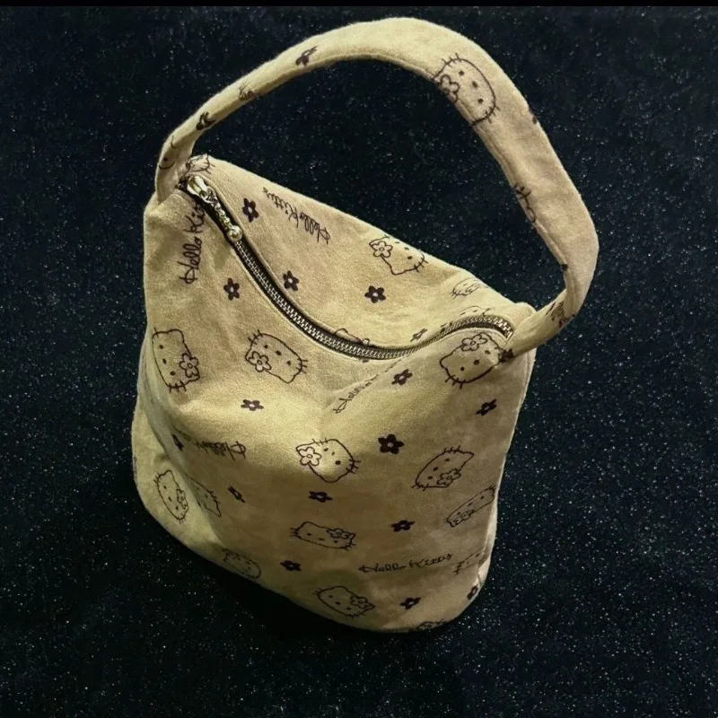 Bag Hello Kitty Retro Velvet Printing Fashion Bucket Bag High-capacity Cartoon Versatile Japanese Style Handbag Cute
Bag Hello Kitty Retro Velvet Printing Fashion Bucket Bag High-capacity Cartoon Versatile Japanese Style Handbag Cute