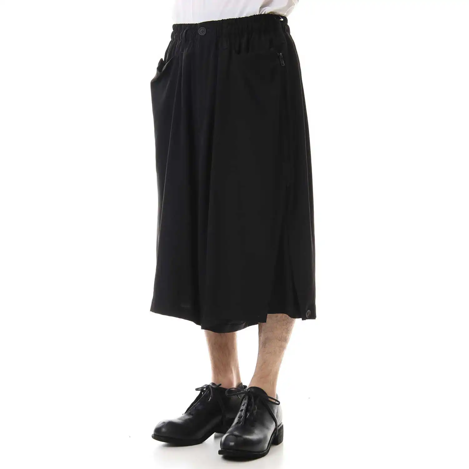 YOJI OOAK Design Zipper Pocket Loose Wide Leg Shorts Solid Color Elastic Waist Seven Part Pants Men's Style 
YOJI OOAK Design Zipper Pocket Loose Wide Leg Shorts Solid Color Elastic Waist Seven Part Pants Men's Style