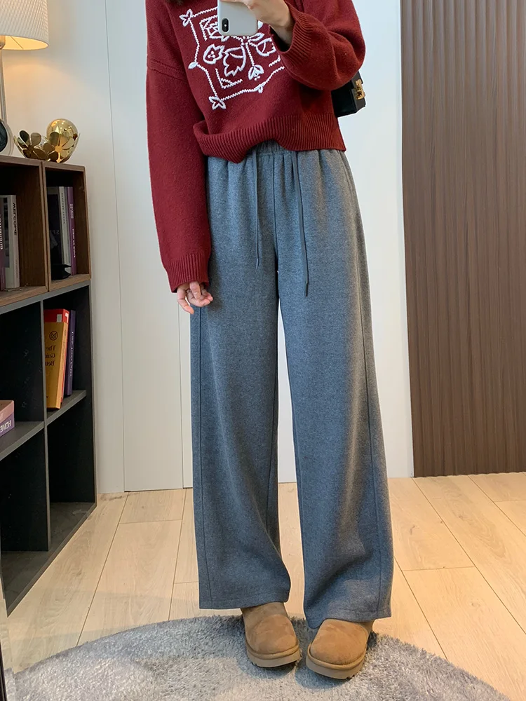 Женские зимние брюки с высокой талией, широкими штанинами, из шерсти и ацетата, удобные, прямого кроя, для повседневной носки и работы.
Женские зимние брюки с высокой талией, широкими штанинами, из шерсти и ацетата, удобные, прямого кроя, для повседневной носки и работы.