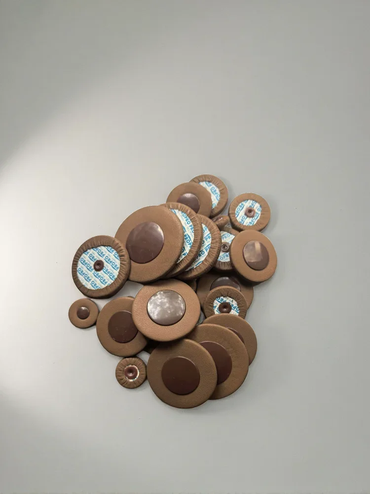 Tenor Alto Saxophone Genuine Leather Pads Coffee-Colored Maintenance Key Sheepskin Sound Hole Sealing Pads for Musical Instrumen
Tenor Alto Saxophone Genuine Leather Pads Coffee-Colored Maintenance Key Sheepskin Sound Hole Sealing Pads for Musical Instrumen